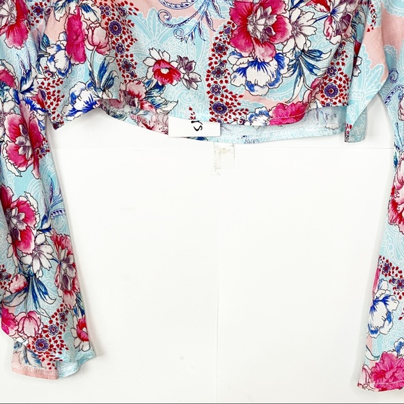 NWT LF Three Days Floral Off Shoulder Crop Top - Picture 3 of 9